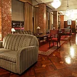 Astoria Otel 3*