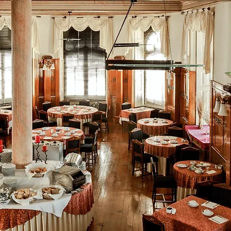 Astoria Hotel 3*